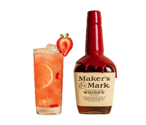 Kentucky Buck Cocktail im Glas mit einer Erdbeere und neben einer Flasche Maker's Mark