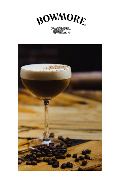 Bowmore Smoky Chocolate Martini im Glas auf eine Tisch