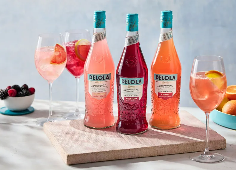 jennifer lopez launches delola spritzes amd cocktails