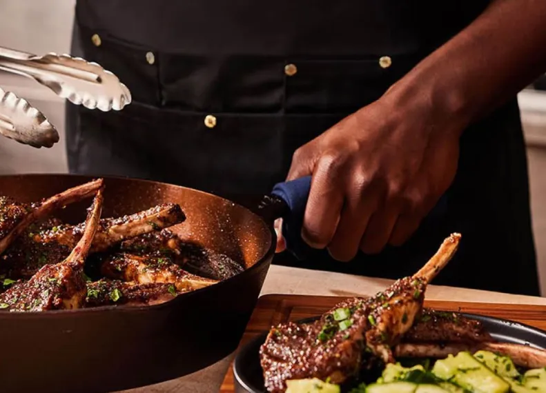 Knob Creek® Bourbon Partners With Smithey Ironware® To Release A Limited Edition Cast Iron Skillet In Time For The Holidays