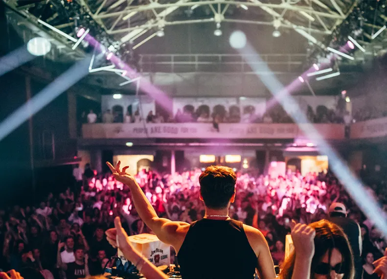 Jim-Beam-Welcome-Session-Topic-Bunt