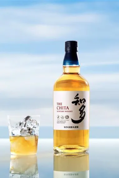 A bottle and a glass of Chita whisky