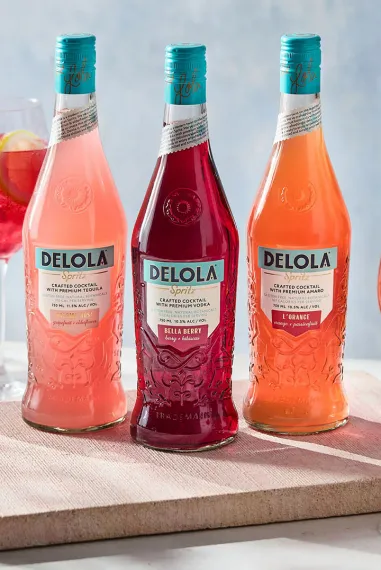 jennifer lopez launches delola spritzes amd cocktails