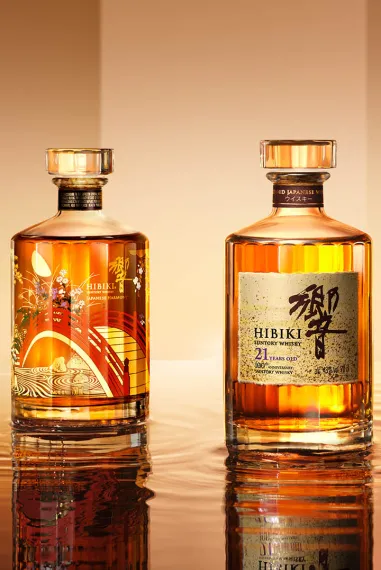 the house of suntory launches limited edition hibiki 21 year old whisky and hibiki japanese harmony bottle design in honor of centennial anniversary