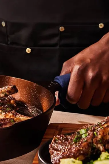 Knob Creek® Bourbon Partners With Smithey Ironware® To Release A Limited Edition Cast Iron Skillet In Time For The Holidays