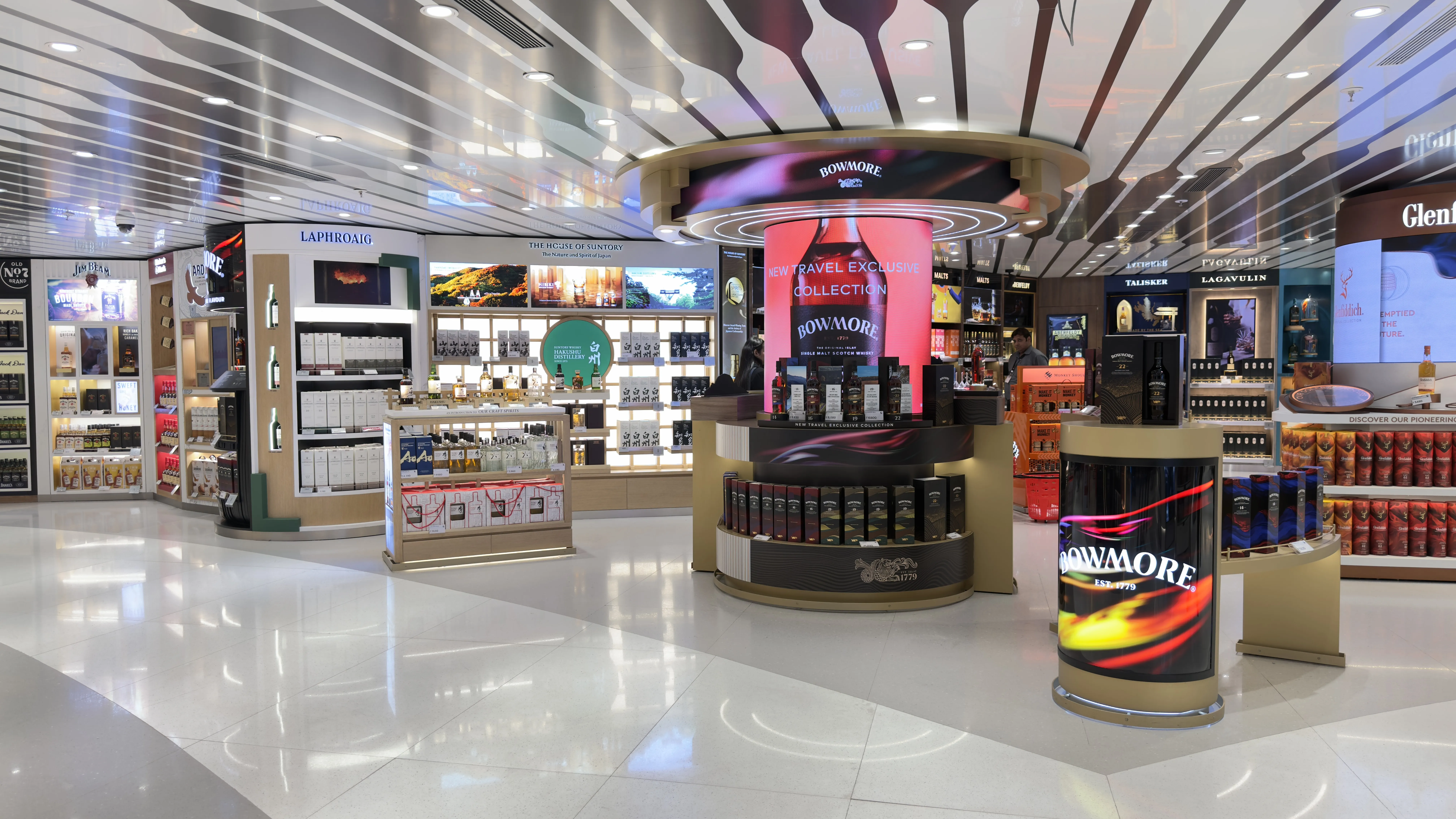 Multi-brand shop-in-shop boutique in Mumbai Arrivals.